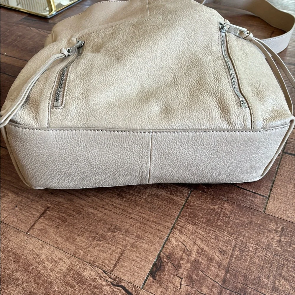 NWT | 2-in-1 Vince Camuto Mekhi Tote | Leather - Picture 13 of 14